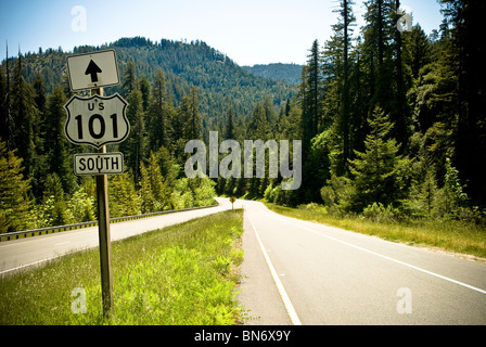 Autostrada 101 - il 'Lost Highway", nel nord della California, Stati Uniti d'America Foto Stock