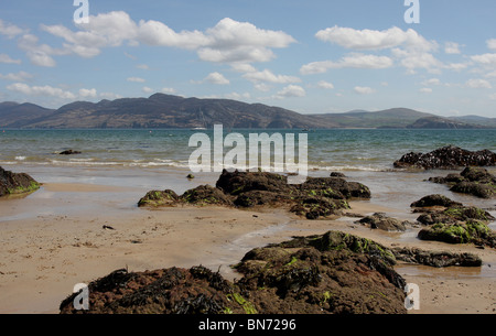 Vista dalla spiaggia Ballymastocker attraverso il Lough Swilly verso Dunree Foto Stock