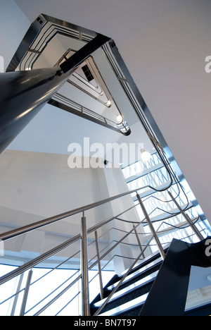 Scala a Ray Marine edificio per uffici a Cosham, Portsmouth Foto Stock