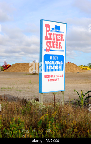 Area di raccolta per i prodotti agricoli raccolti di barbabietole prima della lavorazione a Bad Axe Michigan dalla Pioneer Sugar Company Foto Stock