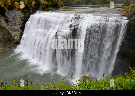 Letchworth State Park medio Falls Area di New York occidentale Foto Stock