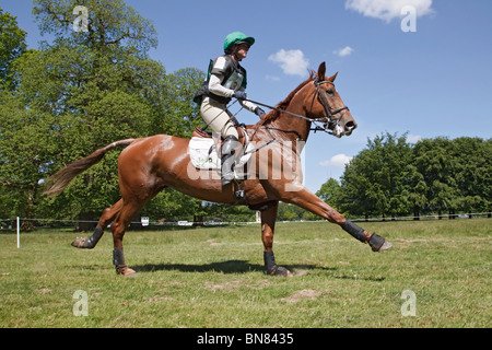 Houghton Horse Trials -Rider e cavallo su X-country Foto Stock