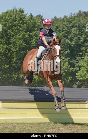 Houghton Horse Trials -Rider e cavallo su X-country Foto Stock