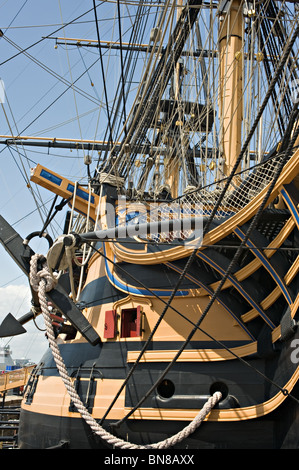 La Royal Navy Warship HMS Victory Lord Nelson nave ammiraglia ancorata a Portsmouth Historic Naval Dockyard England Regno Unito Regno Unito Foto Stock