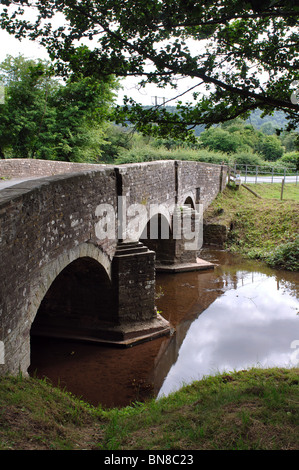 Fiume Dore e il bridge Vowchurch, Herefordshire, England, Regno Unito Foto Stock