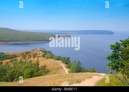 Lo splendido paesaggio del fiume Volga in russo nel parco nazionale di Samarskaya Luka. Russo paesaggio natura Foto Stock