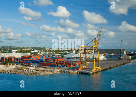 Il contenitore di carico della nave facility a Bridgetown, Barbados, West Indies. Foto Stock
