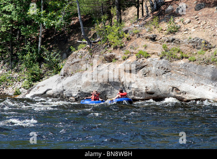 Il rafting e il tubing sul fiume Hudson in Adirondack State Park New York STATI UNITI D'AMERICA. Foto Stock