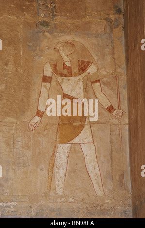 Horus. Sollievo. Tempio di Hatshepsut. Nuovo Regno. Xviii dinastia. L'Egitto. Foto Stock