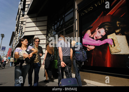 Quartier 206, Department Store. Friedrichstrasse 71-74. Lo shopping di lusso. Quartiere Mitte di Berlino, Germania. L'Europa. Foto Stock