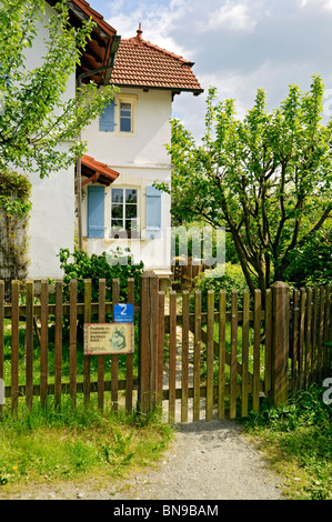 Ex segnalatore di casa vicino al 'Schiefe Ebene" pendenza, Neuenmarkt, Franconia, Baviera, Gernany. Foto Stock