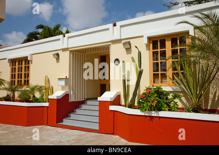 L'edificio che ospita il Gabinetto camera annessa al palazzo del parlamento di Oranjestad, Aruba, Antille olandesi. Foto Stock