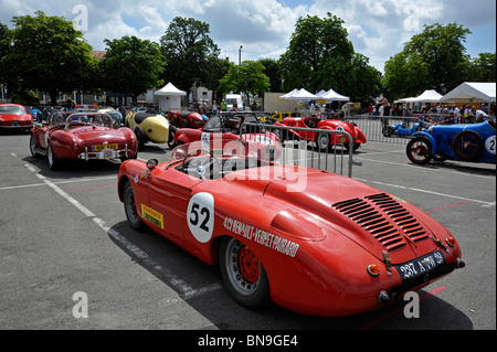 Historic Grand prix lineup a Bressuire deux-Sevres Francia Foto Stock