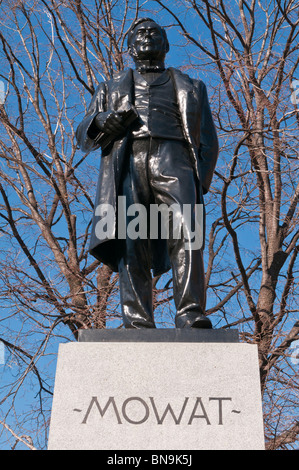 Statua di Sir Oliver Mowat, premier di Ontario 1872-1896, assemblea legislativa di Ontario, Toronto, Ontario, Canada Foto Stock