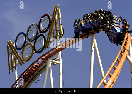 Roller Coaster Ride Luna Park looping, Oktoberfest Monaco di Baviera Germania Foto Stock