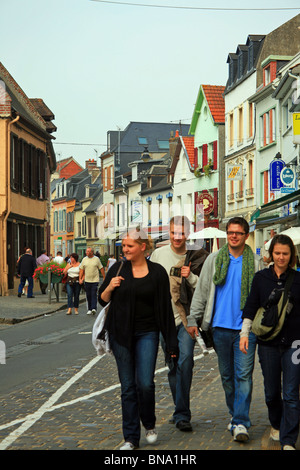 Rue de La Ferte, St Valery sur Somme, Somme, Francia, Europa Foto Stock