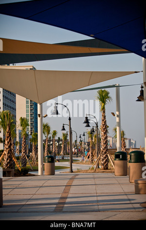 Nuova Oceanfront Boardwalk lungo la spiaggia in Myrtle Beach, SC. Foto Stock