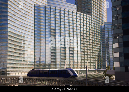 Il tram con le Note di release di aria in background, centro città, Las Vegas, Nevada. Foto Stock