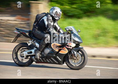 Biker in Moldgreen, Huddersfield. Foto Stock