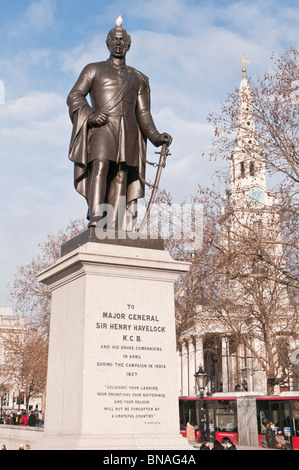 Statua di maggior generale Sir Henry Havelock (1795-1857), Trafalgar Square, London, Regno Unito Foto Stock