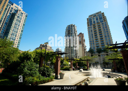 La Emory Barnes parco nel quartiere di Yaletown nel centro cittadino di Vancouver BC, Canada Foto Stock