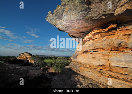 Roccia Arenaria nel tardo pomeriggio la luce in corrispondenza di Ubirr Rock art site, il Parco Nazionale Kakadu, Territorio del Nord, l'Australia Foto Stock