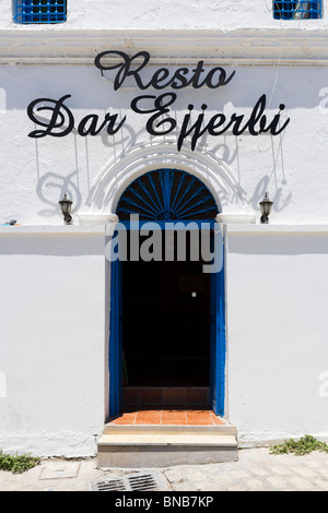 Ristorante porta nel centro di Houmt Souk (l'isola capitale), Djerba, Tunisia Foto Stock