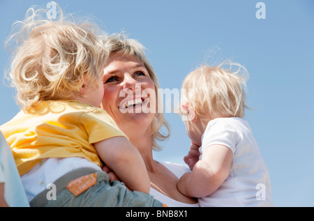 Azienda madre gemelli Foto Stock