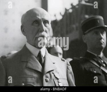 Il maresciallo PHILIPPE PETAIN (1856-1951) francese generale presso il suo processo di collaborazione in agosto 1945 Foto Stock