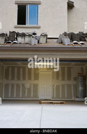 Incompiuta e abbandonata abitazioni sviluppi nell'area di Phoenix, in Arizona. Foto Stock