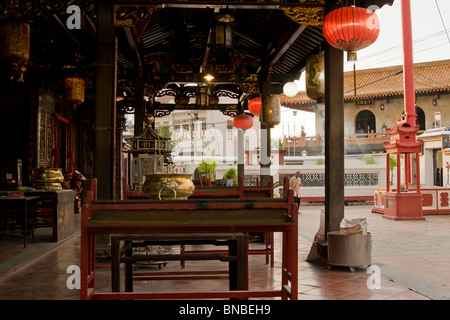 Al di fuori del Tempio di Cheng Hoon Teng in Malacca; Malaysia il più antico tempio. Il suo nome significa "il tempio della Evergreen nuvole". Foto Stock