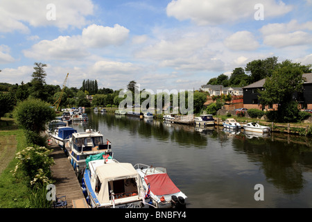 3264. Fiume Medway a East Farleigh, vicino a Maidstone, Kent, Regno Unito Foto Stock
