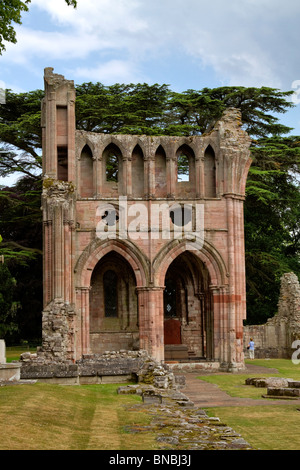 Abbazia di Dryburgh, romantiche rovine nel Scottish Borders Foto Stock