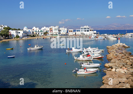 Porto di pesca di Piso Livadi, isola di Paros, Cicladi, ISOLE DELL' EGEO, Grecia Foto Stock