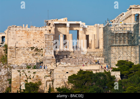 I Propilei dell'acropoli ateniese dopo la ristrutturazione è stata completata nel 2010. Vista da ovest. Foto Stock