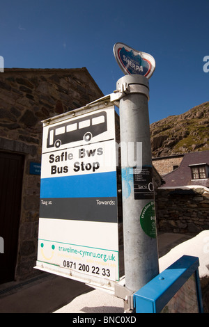 Regno Unito, Galles Snowdonia, Beddgelert, Bus Sherpa S4 per Pan y Pass Foto Stock