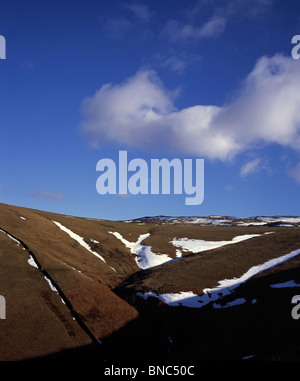 Inverno Kinder Scout bordo occidentale vicino a Hayfield Parco Nazionale di Peak District Derbyshire, Inghilterra Foto Stock