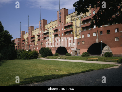 Karl Marx Hof sede comunale estate a Heiligenstadterhof nella periferia di Vienna, Austria. Disegnate da Karl Ehn 1927 Foto Stock