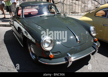 Green 1964 Porsche 356 SC coupe Foto Stock