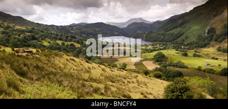 Regno Unito, Galles Snowdonia, scenic paesaggio panoramico sopra Gwynant Llyn Foto Stock