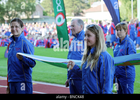 Bandiera Ufficiale ad una cerimonia di inaugurazione Natwest Island Games 2009 a Mariehamn sulle isole Åland 27 Giugno 2009 Foto Stock