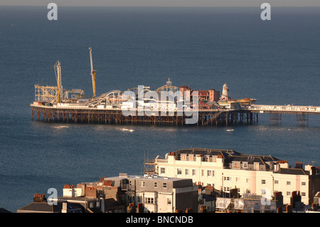 Il Brighton Pier visto dal Kemptown area della East Sussex città costiera. Foto Stock