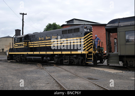 Placca in nickel Road n. 514 tirando il treno passeggeri, Steamtown National Historic Site, Scranton, PA 100710 35579 Foto Stock