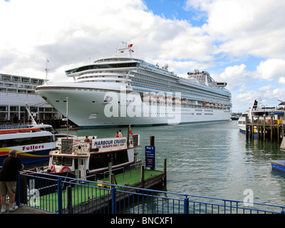 DIAMOND Princess nave da crociera nel porto di Auckland Nuova Zelanda 2010 Foto Stock