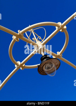 Lampada decorativa in Southport Pier Merseyside England il secondo più lungo molo nel Regno Unito aperta per la prima volta nel 1860 ed esteso 1868 Foto Stock