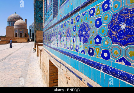 Lo Shah-i-Zindi, il viale dei mausolei, Samarcanda, Uzbekistan Foto Stock