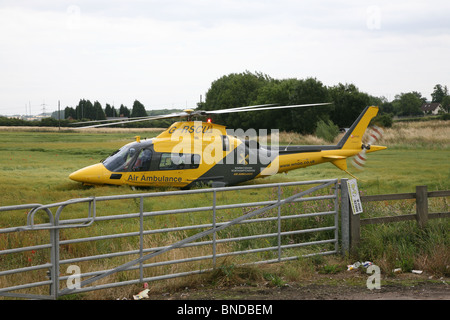 ambulanza dell'aria del leicestershire sul terreno Foto Stock