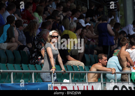 Dettaglio della folla di atletica leggera a Åland Wiklöf Holding Arena Mariehamn a Natwest Island Games 2009, 1 Luglio 2009 Foto Stock