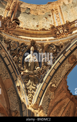 Le rovine della chiesa di San Agustín del Pueblo Viejo de Belchite. Foto Stock