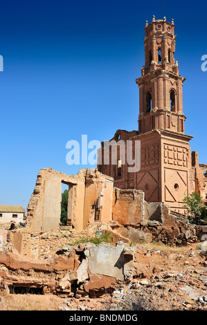 Le rovine della chiesa di San Agustín del Pueblo Viejo de Belchite. Foto Stock